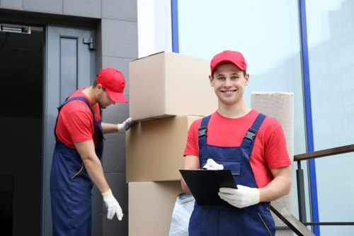 Riverside apartment relocation in Putney with cubic-yard estimate planning